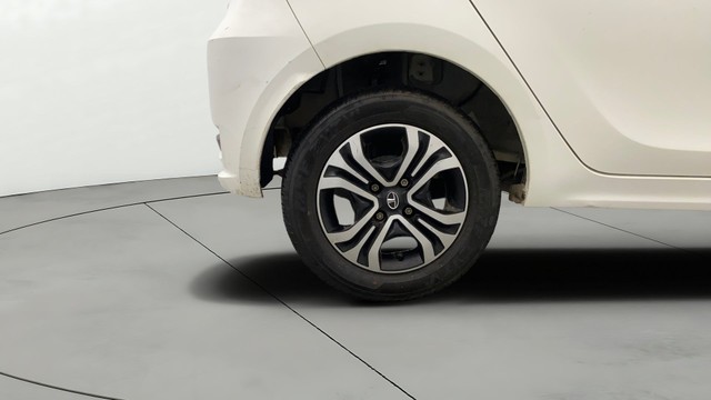 Second-hand 2023 Tata Tiago XT for sale in Lucknow-24