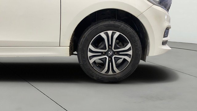 Second-hand 2023 Tata Tiago XT for sale in Lucknow-23