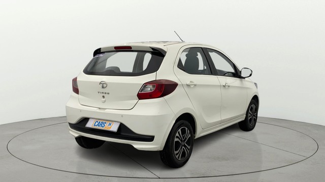 Second-hand 2023 Tata Tiago XT for sale in Lucknow-2
