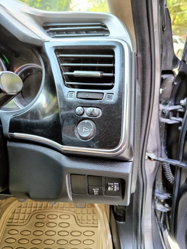 Second-hand 2018 Honda City i-VTEC V for sale in New Delhi-5