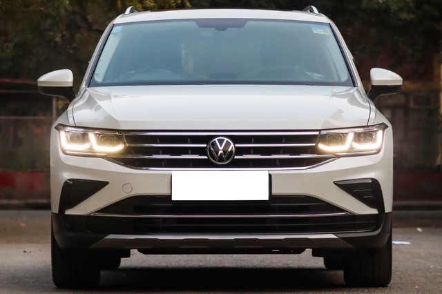 Second-hand 2024 Volkswagen Tiguan 2.0 TSI Elegance for sale in New Delhi-3