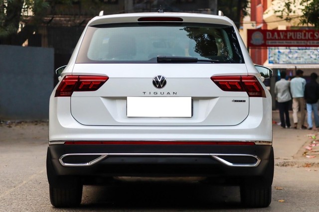 Second-hand 2024 Volkswagen Tiguan 2.0 TSI Elegance for sale in New Delhi-19