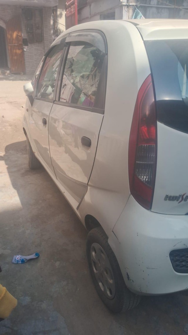 Second-hand 2015 Tata Nano Twist XT for sale in New Delhi-3