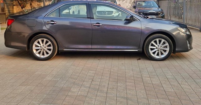 Second-hand 2014 Toyota Camry Hybrid for sale in Mumbai-1