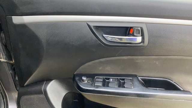 Second-hand 2015 Maruti Swift VXI for sale in Ahmedabad-17