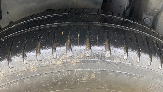 Second-hand 2015 Maruti Swift VXI for sale in Ahmedabad-31