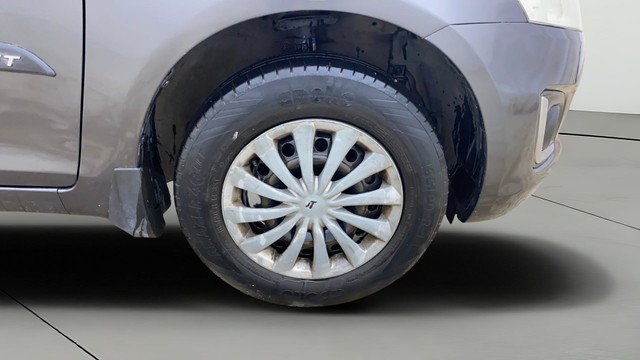 Second-hand 2015 Maruti Swift VXI for sale in Ahmedabad-23