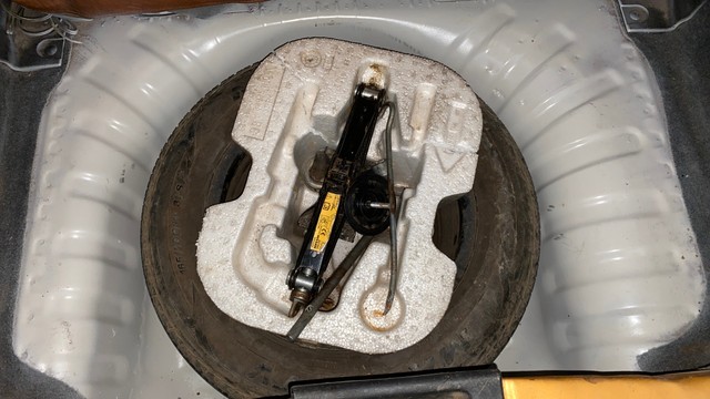 Second-hand 2017 Nissan Micra XV CVT for sale in Kochi-28