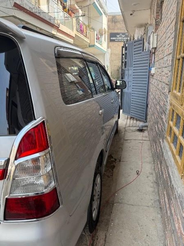 Second-hand 2015 Toyota Innova 2.5 G (Diesel) 7 Seater for sale in Lucknow-9