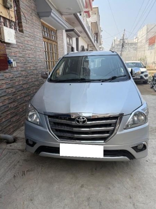 Second-hand 2015 Toyota Innova 2.5 G (Diesel) 7 Seater for sale in Lucknow-2