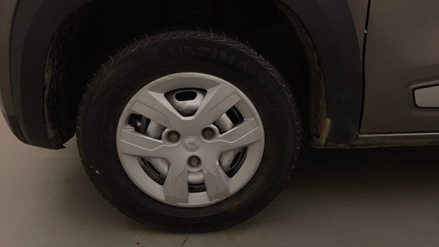 Second-hand 2017 Renault KWID 1.0 RXT AMT for sale in Bangalore-20