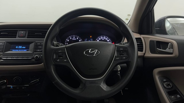 Second-hand 2018 Hyundai i20 Sportz 1.2 for sale in Chandigarh-27