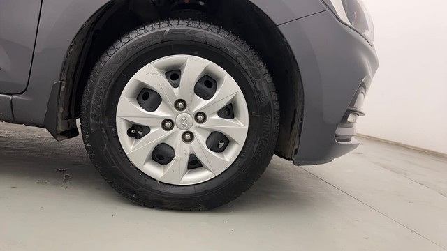 Second-hand 2018 Hyundai i20 Sportz 1.2 for sale in Chandigarh-17