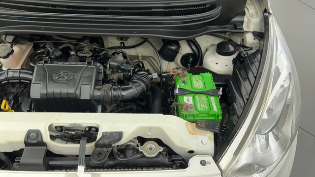 Second-hand 2017 Hyundai EON Magna for sale in Ahmedabad-31