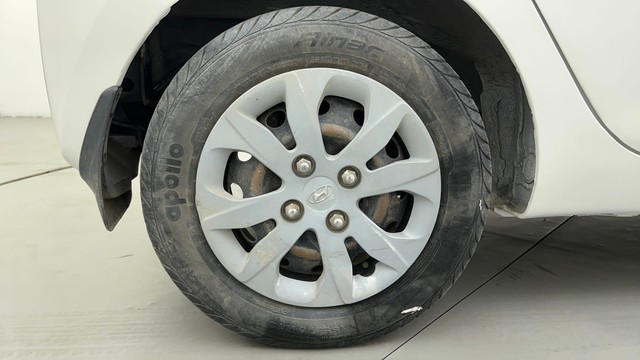 Second-hand 2017 Hyundai EON Magna for sale in Ahmedabad-18