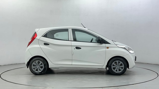Second-hand 2017 Hyundai EON Magna for sale in Ahmedabad-2