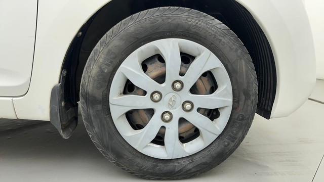 Second-hand 2017 Hyundai EON Magna for sale in Ahmedabad-17