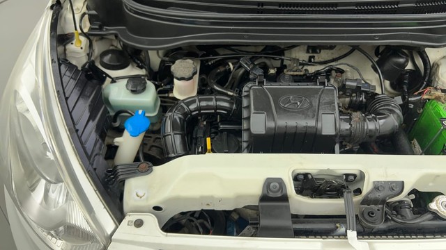 Second-hand 2017 Hyundai EON Magna for sale in Ahmedabad-30