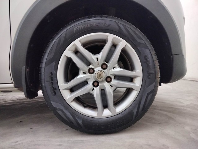 Second-hand 2021 Renault Triber RXZ EASY-R AMT for sale in Coimbatore-17