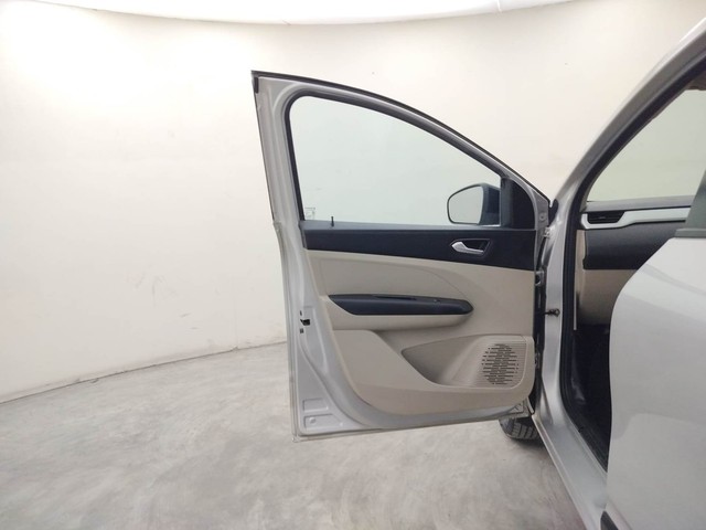 Second-hand 2021 Renault Triber RXZ EASY-R AMT for sale in Coimbatore-27