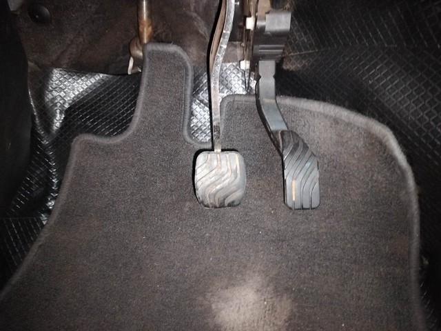 Second-hand 2021 Renault Triber RXZ EASY-R AMT for sale in Coimbatore-14