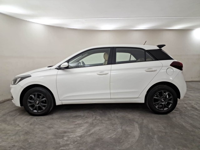 Second-hand 2019 Hyundai i20 Sportz Plus CVT for sale in Coimbatore-6