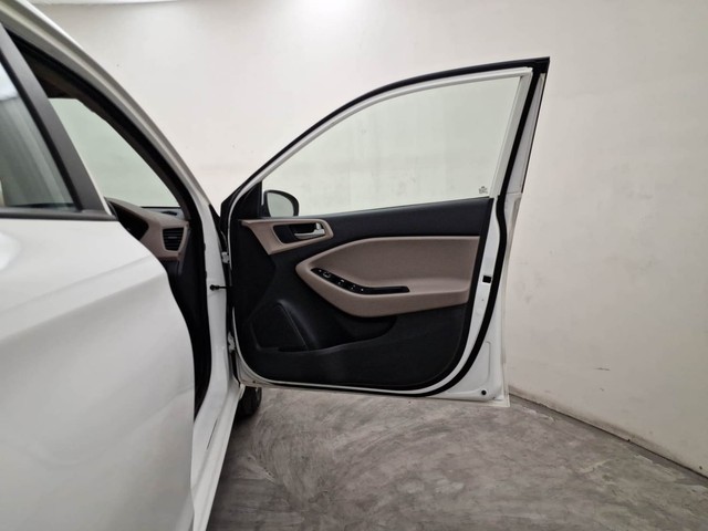 Second-hand 2019 Hyundai i20 Sportz Plus CVT for sale in Coimbatore-16