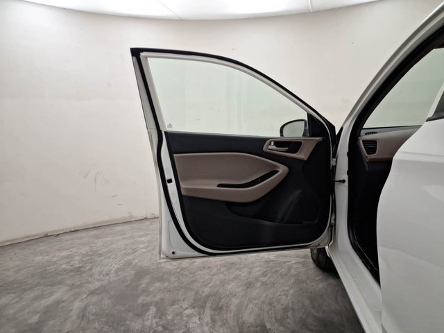 Second-hand 2019 Hyundai i20 Sportz Plus CVT for sale in Coimbatore-23