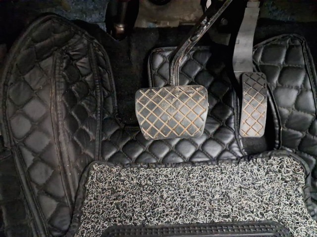 Second-hand 2022 Volkswagen Virtus Highline AT for sale in Coimbatore-14