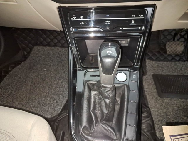 Second-hand 2022 Volkswagen Virtus Highline AT for sale in Coimbatore-12