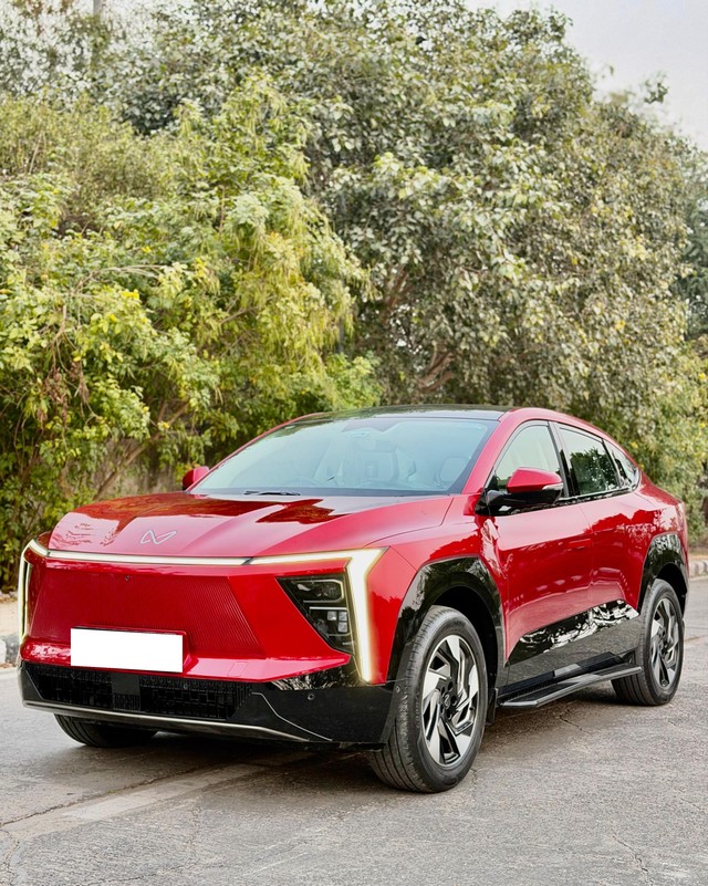Second-hand 2025 Mahindra XEV 9e Pack Three for sale in New Delhi-4