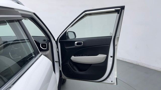 Second-hand 2022 Hyundai Venue SX Diesel for sale in Ghaziabad-16