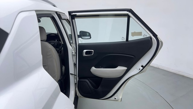 Second-hand 2022 Hyundai Venue SX Diesel for sale in Ghaziabad-25