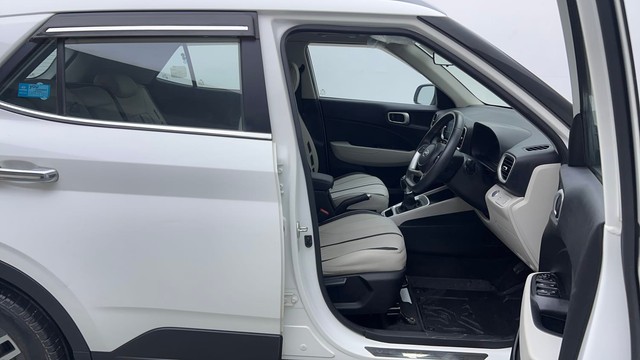 Second-hand 2022 Hyundai Venue SX Diesel for sale in Ghaziabad-15