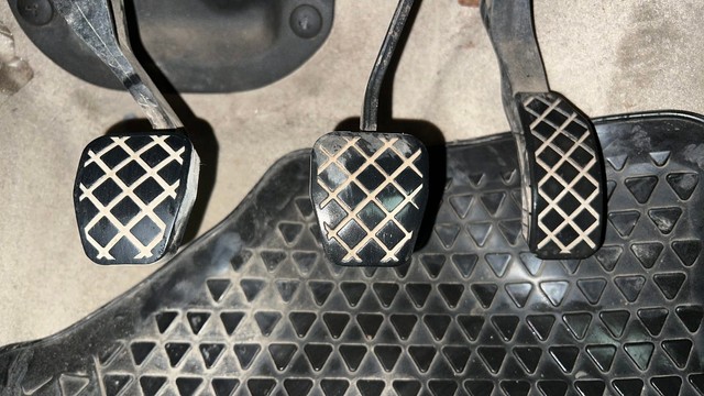 Second-hand 2013 Volkswagen Polo Petrol Highline 1.2L for sale in Mumbai-14