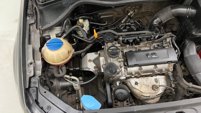 Second-hand 2013 Volkswagen Polo Petrol Highline 1.2L for sale in Mumbai-34