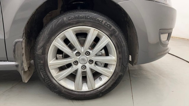 Second-hand 2013 Volkswagen Polo Petrol Highline 1.2L for sale in Mumbai-17