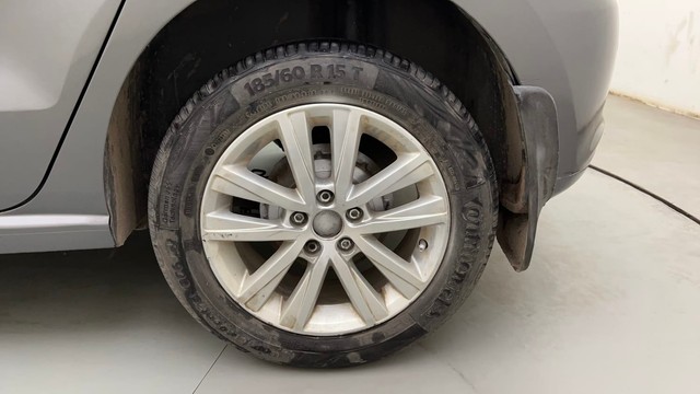 Second-hand 2013 Volkswagen Polo Petrol Highline 1.2L for sale in Mumbai-19