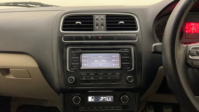 Second-hand 2013 Volkswagen Polo Petrol Highline 1.2L for sale in Mumbai-26