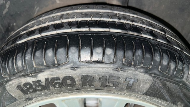 Second-hand 2013 Volkswagen Polo Petrol Highline 1.2L for sale in Mumbai-25