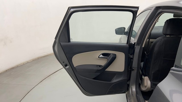 Second-hand 2013 Volkswagen Polo Petrol Highline 1.2L for sale in Mumbai-28