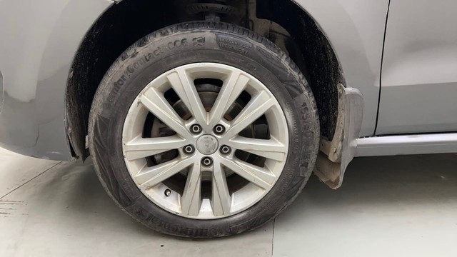 Second-hand 2013 Volkswagen Polo Petrol Highline 1.2L for sale in Mumbai-20