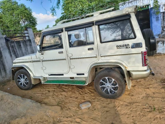 Second-hand 2011 Mahindra Bolero SLX 2WD BSIII for sale in Palsana-2