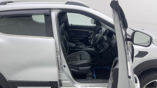 Second-hand 2022 Renault Kiger RXT for sale in New Delhi-15