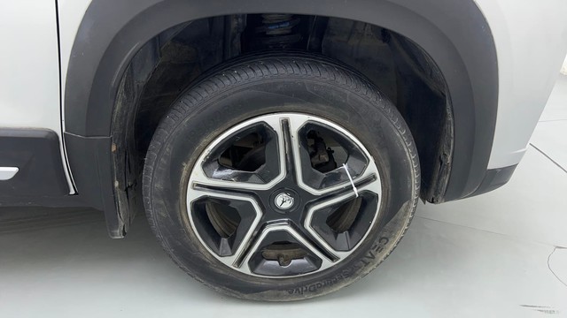 Second-hand 2022 Renault Kiger RXT for sale in New Delhi-17