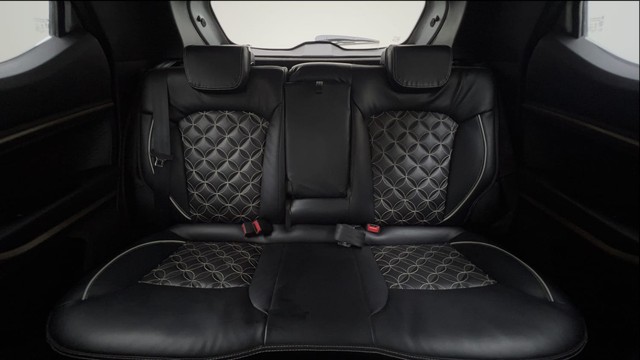 Second-hand 2022 Renault Kiger RXT for sale in New Delhi-32