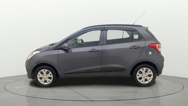 Second-hand 2016 Hyundai Grand i10 Sportz for sale in Gulbarga-5