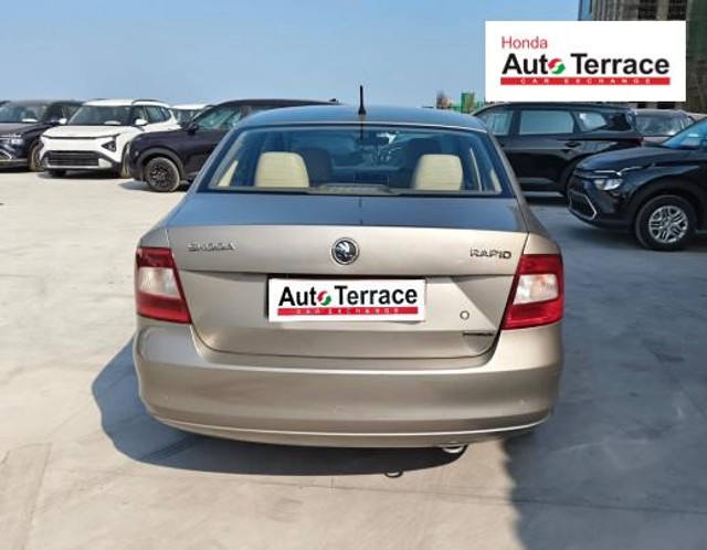 Second-hand 2016 Skoda Rapid 1.5 TDI Style Plus for sale in Chennai-4