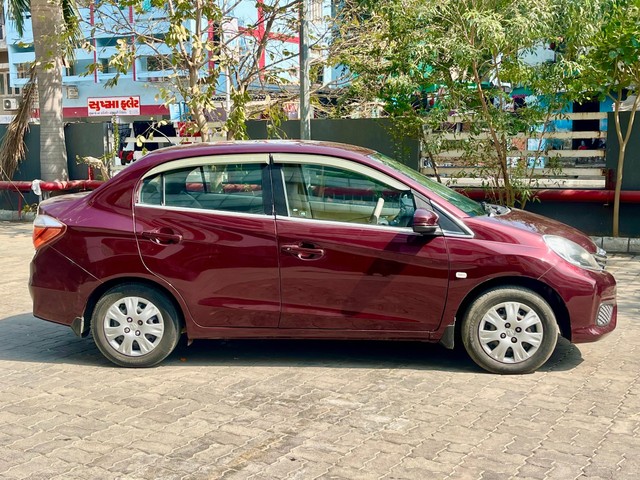 Second-hand 2016 Honda Amaze S i-Vtech for sale in Ahmedabad-1