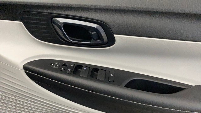 Second-hand 2024 Hyundai i20 Sportz IVT for sale in Gurgaon-7